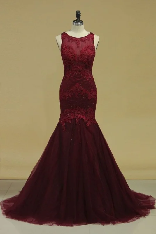 2024 Scoop Prom Dresses Tulle With Applique And PJHJPBZD
