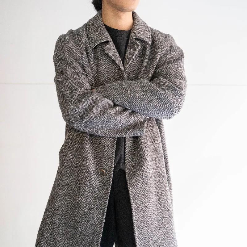 around 1970s France gray color herring bone weave tweed coat Herringbone Houndstooth Plaid around 1970s France gray color herring bone weave tweed coat Herringbone Houndstooth Plaid